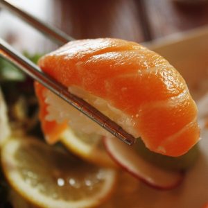 sushi saumon